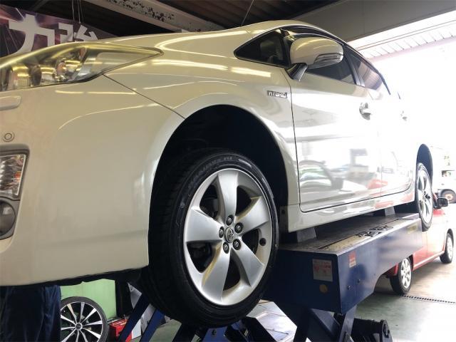 トヨタ　プリウス　タイヤ交換【岡山県　岡山市南区で持込でのタイヤ交換・ドライブレコーダー・ナビ等のパーツ取付・コーティング施工・車検・修理の事なら”オートサービス坪井石油”へ！！