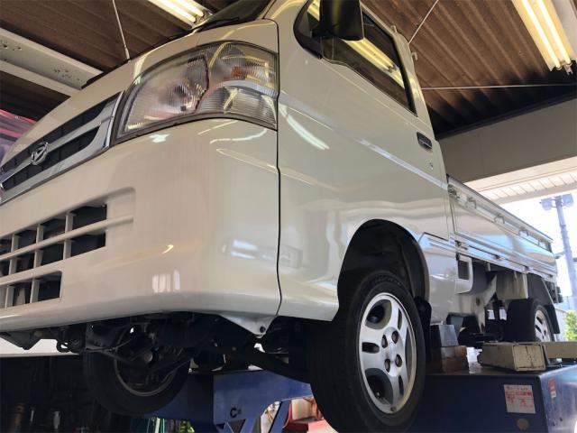 フル稼働！トヨタ　プリウス　ダイハツ　ハイゼット　納車整備！【岡山県　岡山市南区で持込でのタイヤ交換・ドライブレコーダー・ナビ等のパーツ取付・コーティング施工・車検・修理の事なら”オートサービス坪井石油”へ！！