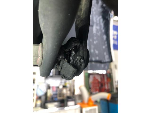 フル稼働！トヨタ　プリウス　ダイハツ　ハイゼット　納車整備！【岡山県　岡山市南区で持込でのタイヤ交換・ドライブレコーダー・ナビ等のパーツ取付・コーティング施工・車検・修理の事なら”オートサービス坪井石油”へ！！