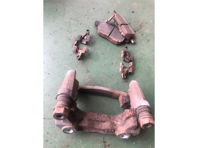 フル稼働！トヨタ　プリウス　ダイハツ　ハイゼット　納車整備！【岡山県　岡山市南区で持込でのタイヤ交換・ドライブレコーダー・ナビ等のパーツ取付・コーティング施工・車検・修理の事なら”オートサービス坪井石油”へ！！