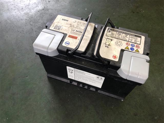 ＢＭＷ　２シリーズ　バッテリー　持込交換【岡山県　岡山市南区で持込でのタイヤ交換・ドライブレコーダー・ナビ等のパーツ取付・コーティング施工・車検・修理の事なら”オートサービス坪井石油”へ！！