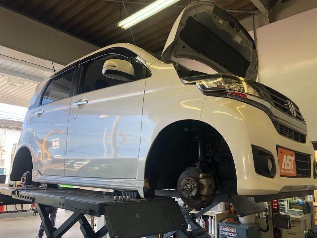 ＢＭＷ　２シリーズ　バッテリー　持込交換【岡山県　岡山市南区で持込でのタイヤ交換・ドライブレコーダー・ナビ等のパーツ取付・コーティング施工・車検・修理の事なら”オートサービス坪井石油”へ！！