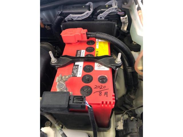 ＢＭＷ　２シリーズ　バッテリー　持込交換【岡山県　岡山市南区で持込でのタイヤ交換・ドライブレコーダー・ナビ等のパーツ取付・コーティング施工・車検・修理の事なら”オートサービス坪井石油”へ！！