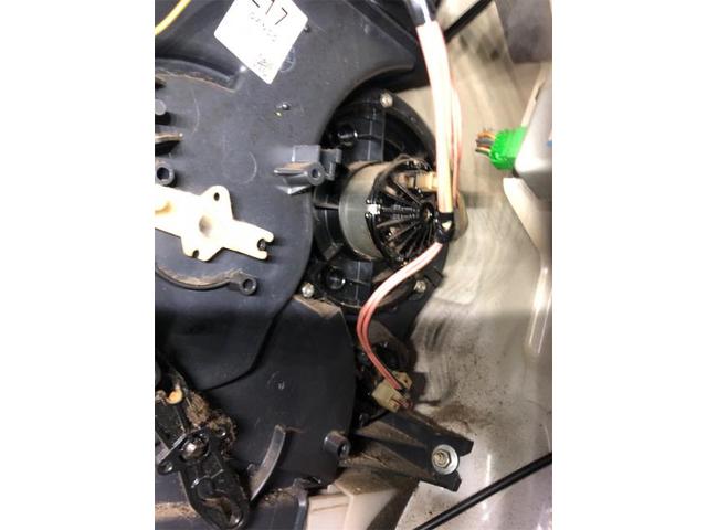 スズキ　キャリー　エアコン　修理【岡山県　岡山市南区で持込でのタイヤ交換・ドライブレコーダー・ナビ等のパーツ取付・コーティング施工・車検・修理の事なら”オートサービス坪井石油”へ！！