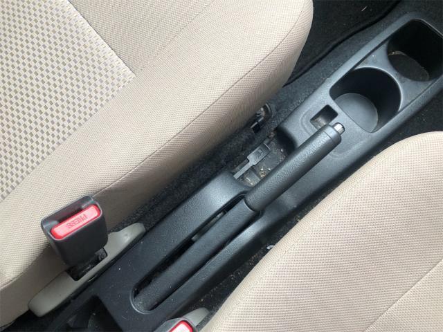 当店の室内清掃はこの様な感じで１台１台丁寧に清掃してます！【岡山県　岡山市南区で持込でのタイヤ交換・ドライブレコーダー・ナビ等のパーツ取付・コーティング施工・車検・修理の事なら”オートサービス坪井石油”へ！！