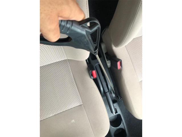 当店の室内清掃はこの様な感じで１台１台丁寧に清掃してます！【岡山県　岡山市南区で持込でのタイヤ交換・ドライブレコーダー・ナビ等のパーツ取付・コーティング施工・車検・修理の事なら”オートサービス坪井石油”へ！！