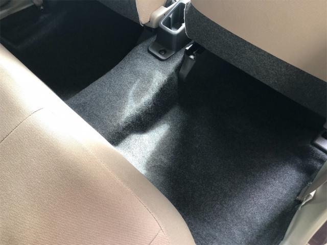 当店の室内清掃はこの様な感じで１台１台丁寧に清掃してます！【岡山県　岡山市南区で持込でのタイヤ交換・ドライブレコーダー・ナビ等のパーツ取付・コーティング施工・車検・修理の事なら”オートサービス坪井石油”へ！！