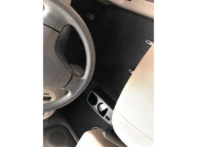 当店の室内清掃はこの様な感じで１台１台丁寧に清掃してます！【岡山県　岡山市南区で持込でのタイヤ交換・ドライブレコーダー・ナビ等のパーツ取付・コーティング施工・車検・修理の事なら”オートサービス坪井石油”へ！！