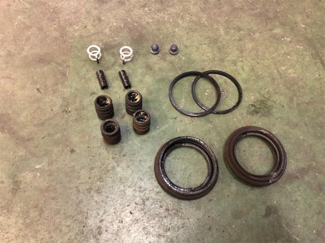 ダイハツ　ムーブコンテ　１２ヶ月点検【岡山県　岡山市南区で持込でのタイヤ交換・ドライブレコーダー・ナビ等のパーツ取付・コーティング施工・車検・修理の事なら”オートサービス坪井石油”へ！！