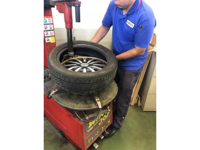 ホンダ　Ｎ-ＢＯＸカスタム　タイヤ交換【岡山県　岡山市南区で持込でのタイヤ交換・ドライブレコーダー・ナビ等のパーツ取付・コーティング施工・車検・修理の事なら”オートサービス坪井石油”へ！！