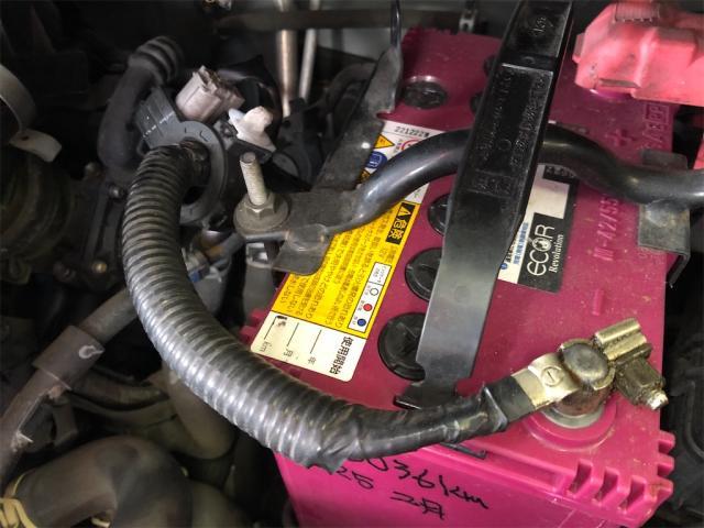 ホンダ　Ｎ-ＢＯＸカスタム　タイヤ交換【岡山県　岡山市南区で持込でのタイヤ交換・ドライブレコーダー・ナビ等のパーツ取付・コーティング施工・車検・修理の事なら”オートサービス坪井石油”へ！！