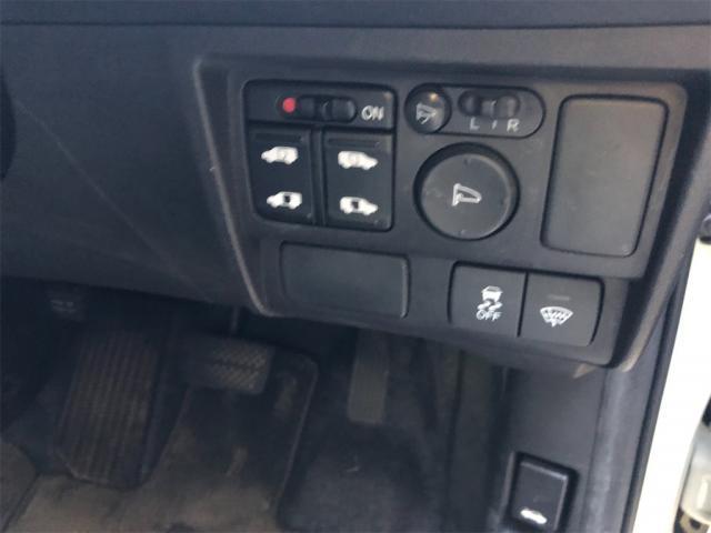 両側スライドドア車、補充しました！【岡山県　岡山市南区で持込でのタイヤ交換・ドライブレコーダー・ナビ等のパーツ取付・コーティング施工・車検・修理の事なら”オートサービス坪井石油”へ！！