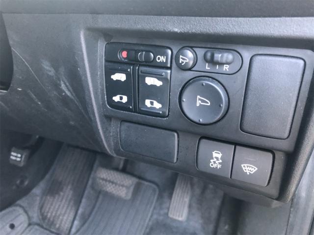 両側スライドドア車、補充しました！【岡山県　岡山市南区で持込でのタイヤ交換・ドライブレコーダー・ナビ等のパーツ取付・コーティング施工・車検・修理の事なら”オートサービス坪井石油”へ！！