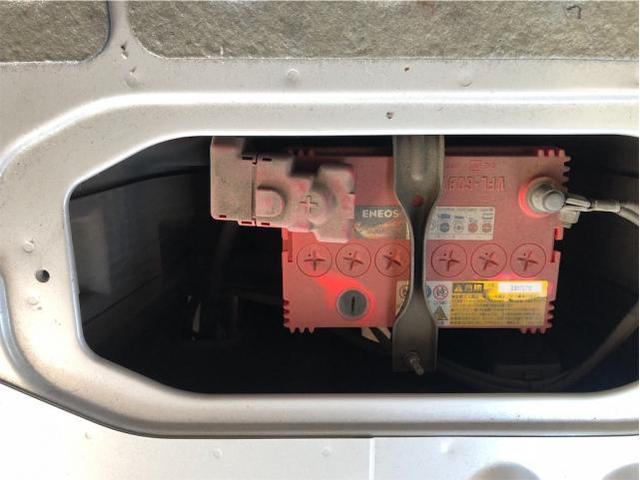 スズキ　エブリィ　バッテリー交換【岡山県　岡山市南区で持込でのタイヤ交換・ドライブレコーダー・ナビ等のパーツ取付・コーティング施工・車検・修理の事なら”オートサービス坪井石油”へ！！