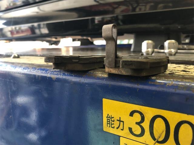 スズキ　エブリィ　バッテリー交換【岡山県　岡山市南区で持込でのタイヤ交換・ドライブレコーダー・ナビ等のパーツ取付・コーティング施工・車検・修理の事なら”オートサービス坪井石油”へ！！