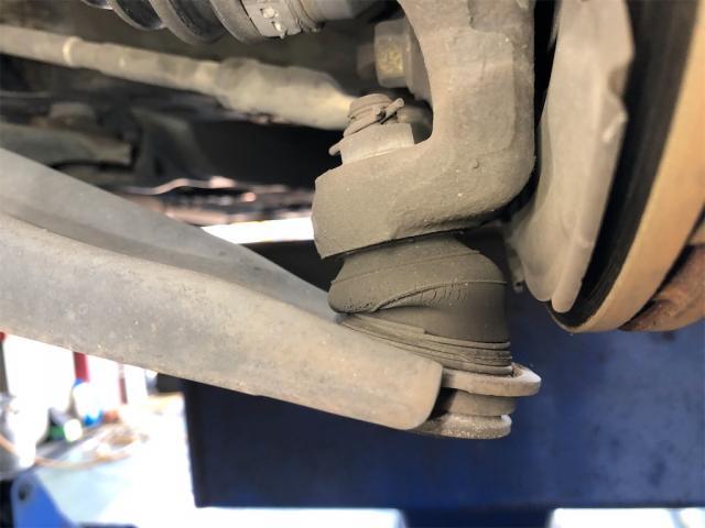 スズキ　エブリィ　バッテリー交換【岡山県　岡山市南区で持込でのタイヤ交換・ドライブレコーダー・ナビ等のパーツ取付・コーティング施工・車検・修理の事なら”オートサービス坪井石油”へ！！