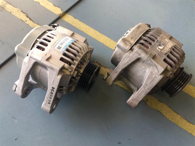 ダイハツ　ハイゼット　バッテリーマーク　警告灯　点灯　修理【岡山県　岡山市南区で持込でのタイヤ交換・ドライブレコーダー・ナビ等のパーツ取付・コーティング施工・車検・修理の事なら”オートサービス坪井石油”へ！！