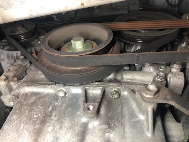 スズキ　アルト　エンジン始動時異音がする・・・ベルト交換　修理【岡山県　岡山市南区で持込でのタイヤ交換・ドライブレコーダー・ナビ等のパーツ取付・コーティング施工・車検・修理の事なら”オートサービス坪井石油”へ！！