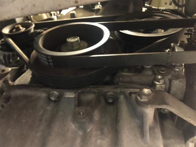 スズキ　アルト　エンジン始動時異音がする・・・ベルト交換　修理【岡山県　岡山市南区で持込でのタイヤ交換・ドライブレコーダー・ナビ等のパーツ取付・コーティング施工・車検・修理の事なら”オートサービス坪井石油”へ！！