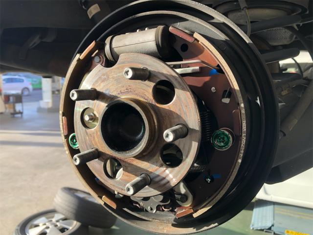 トヨタ　ヴォクシー　車検整備　タイヤ交換【岡山県　岡山市南区で持込でのタイヤ交換・ドライブレコーダー・ナビ等のパーツ取付・コーティング施工・車検・修理の事なら”オートサービス坪井石油”へ！！