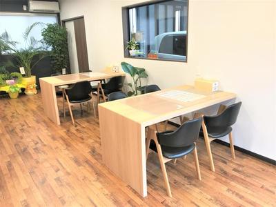 落ち着いた雰囲気の店内でごゆっくり！