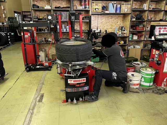 神辺店！日産 スカイライン 持ち込みリア交換！持込交換もツーエルにお任せください(^^)/【広島県 福山市 箕島町 神辺町 岡山県 井原市 笠岡市 倉敷市 】