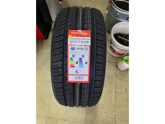 ツーエル 神辺店！トヨタ クラウン 225/45R18 チャンシャン！サイド傷タイヤ交換！輸入タイヤもツーエルにお任せください(^^)/【広島県 福山市 箕島町 神辺町 岡山県 井原市 笠岡市 倉敷市 】CSC-701 パンク バースト 