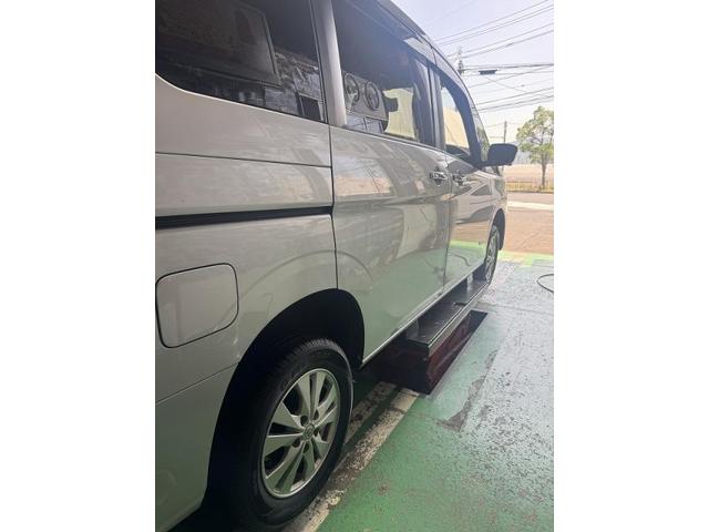 ツーエル 箕島店！日産 セレナ 195/65R15 ハンコック ラウフェンLaufenn LH42 海外製タイヤ交換！アジアンタイヤもお任せください(^^)/【広島県 福山市  箕島町 神辺町 駅家町 岡山県 井原市 笠岡市 倉敷市】