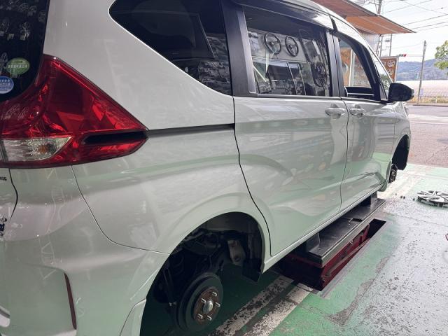 ツーエル 箕島店！ホンダ フリード 185/65R15 ラウフェンタイヤ・オイル交換！海外製タイヤ・エンジンオイルもお任せください(^^)/【広島県 福山市  箕島町 神辺町 駅家町 岡山県 井原市 笠岡市 倉敷市】