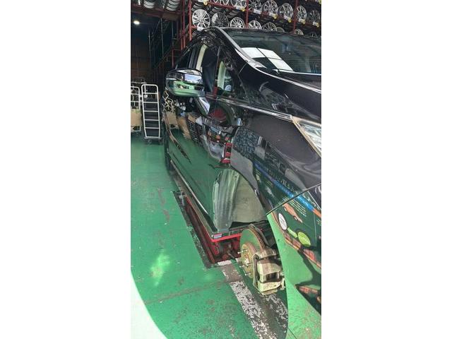 ツーエル 箕島店！ホンダ オデッセイ ワイヤーが出ているため 215/55R17 タイヤ交換！中古タイヤもお任せください(^^)/【広島県 福山市  箕島町 神辺町 駅家町 岡山県 井原市 笠岡市 倉敷市】