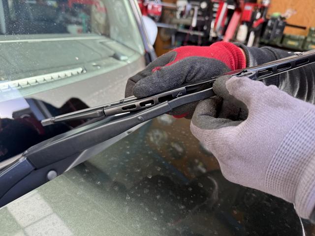 ツーエル 箕島店！軽自動車 165/60R15 スズキ ハスラー フロント ワイパー交換！タイヤ交換以外もお任せください(^^)/【広島県 福山市  箕島町 神辺町 駅家町 岡山県 井原市 笠岡市 倉敷市】