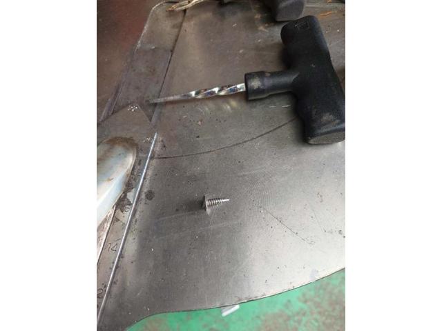 ツーエル 箕島店！16インチ！ダイハツ ムーヴ 165/50R16 釘踏んだ為パンク修理！タイヤ外側・内側修理もお任せください(^^)/【広島県 福山市  箕島町 神辺町 駅家町 岡山県 井原市 笠岡市 倉敷市】