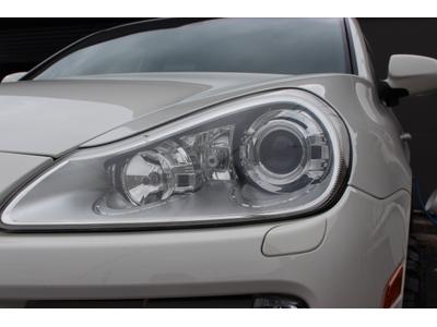 ヘッドライトのクリーニングもOK!