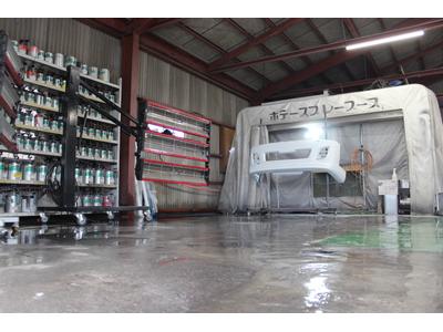 自社塗装ブースを完備しております!