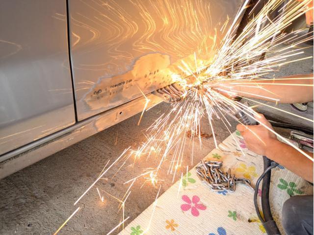 日産　デイズ　板金・塗装修理　板金塗装はエムズストーリーにお任せください！バンパーを擦ってしまった…ボディにキズが…ぶつけて凹んでしまった…等お気軽にお問合せ下さい！　広島市全域　呉市　東広島市　廿日市市　海田町　熊野町　府中町　