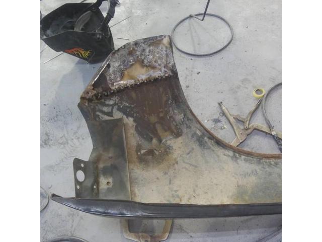 セリカ　フェンダー　鈑金　修理【広島県　福山市・府中市・井原市でキズ・凹み修理・事故による鈑金・塗装修理・持込でのパーツ取付ならピュアオート　川北店へ！見積もり無料！】