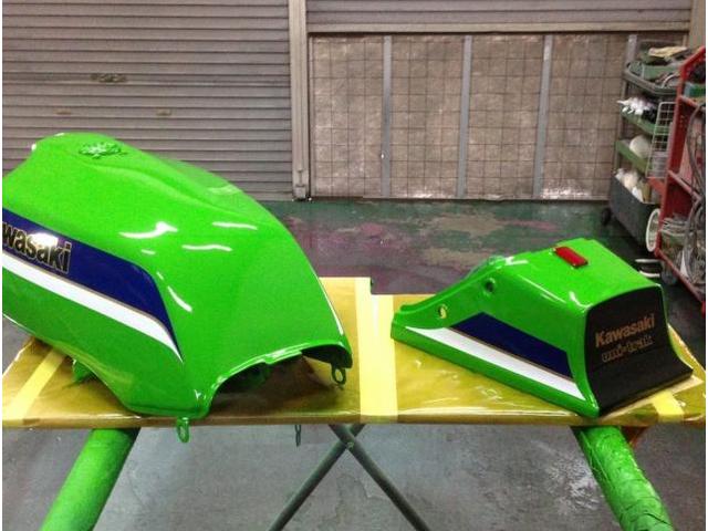 バイクのタンク、パーツ　塗装【広島県　福山市・府中市・井原市でキズ・凹み修理・事故による鈑金・塗装修理・持込でのパーツ取付ならピュアオート　川北店へ！見積もり無料！】