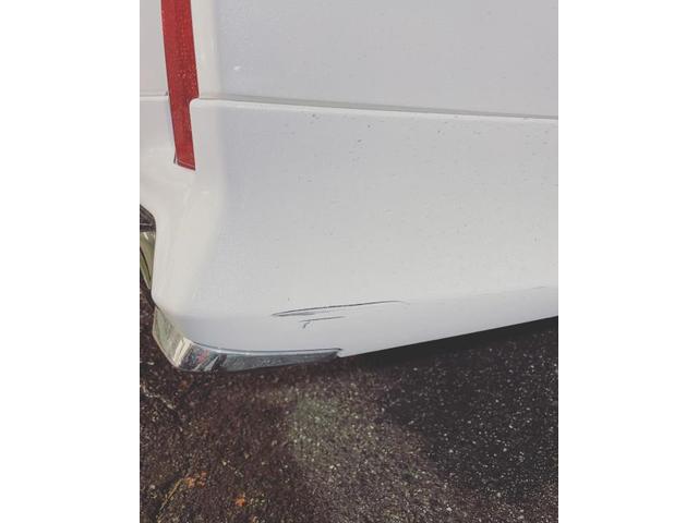 トヨタ　アルファード　クォーターパネル　リヤバンパー　スポイラー　傷　修理【広島県　福山市・府中市・井原市でキズ・凹み修理・事故による鈑金・塗装修理・持込でのパーツ取付ならピュアオート　川北店へ！見積もり無料！】