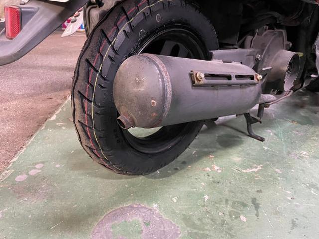 スクーター　タイヤ交換【広島県　福山市・府中市・井原市でキズ・凹み修理・事故による鈑金・塗装修理・持込でのパーツ取付ならピュアオート　川北店へ！見積もり無料！】
