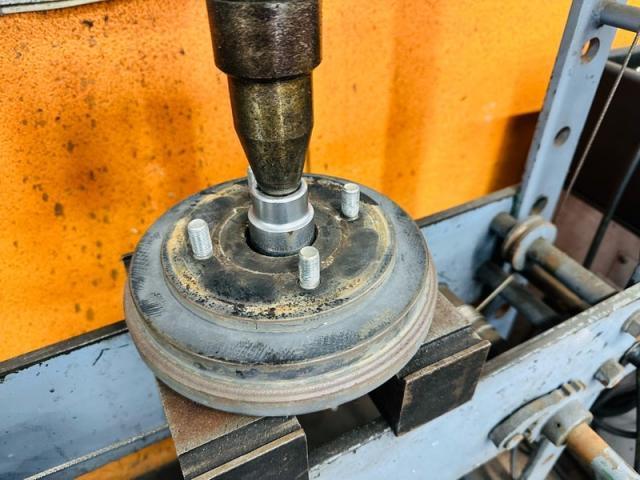 モコ リアハブベアリング交換 (ホリデー狩野)【福山市 尾道市 笠岡市でお車の整備・車検・メンテナンス・修理/ 板金・塗装 全部マルっと ㈱平和マイカーセンター へまかせんさい!!】