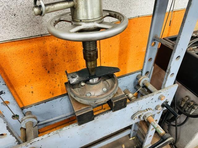 モコ リアハブベアリング交換 (ホリデー狩野)【福山市 尾道市 笠岡市でお車の整備・車検・メンテナンス・修理/ 板金・塗装 全部マルっと ㈱平和マイカーセンター へまかせんさい!!】