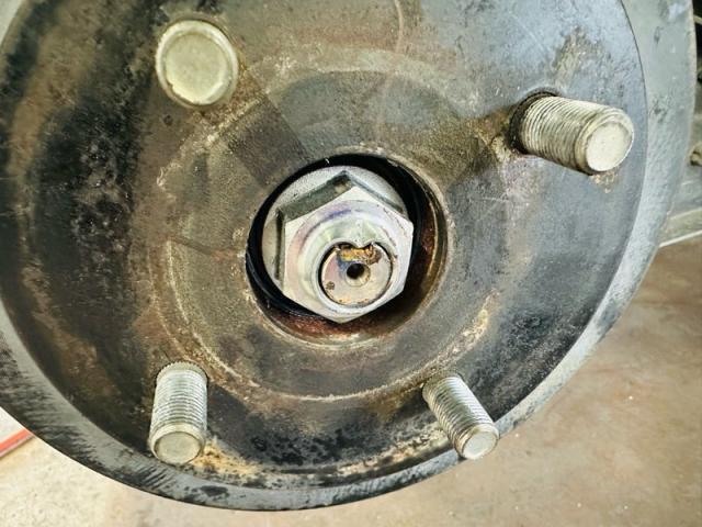 モコ リアハブベアリング交換 (ホリデー狩野)【福山市 尾道市 笠岡市でお車の整備・車検・メンテナンス・修理/ 板金・塗装 全部マルっと ㈱平和マイカーセンター へまかせんさい!!】