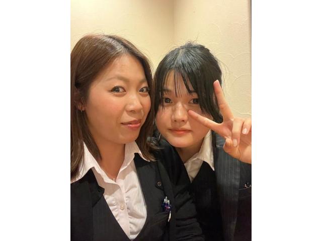 『伸びる女』（竹内愛梨）【尾道市　福山市　三原市でお車の整備・車検・メンテナンス・修理/ 板金・塗装　全部マルっと　カープランニング広島　へまかせんさい！！】