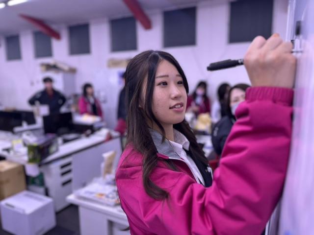 年間表彰式１（田頭）【尾道市　福山市　三原市でお車の整備・車検・メンテナンス・修理/ 板金・塗装　全部マルっと　カープランニング広島　へまかせんさい！！】