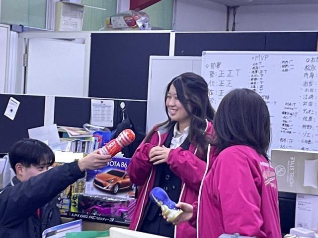 年間表彰式１（田頭）【尾道市　福山市　三原市でお車の整備・車検・メンテナンス・修理/ 板金・塗装　全部マルっと　カープランニング広島　へまかせんさい！！】