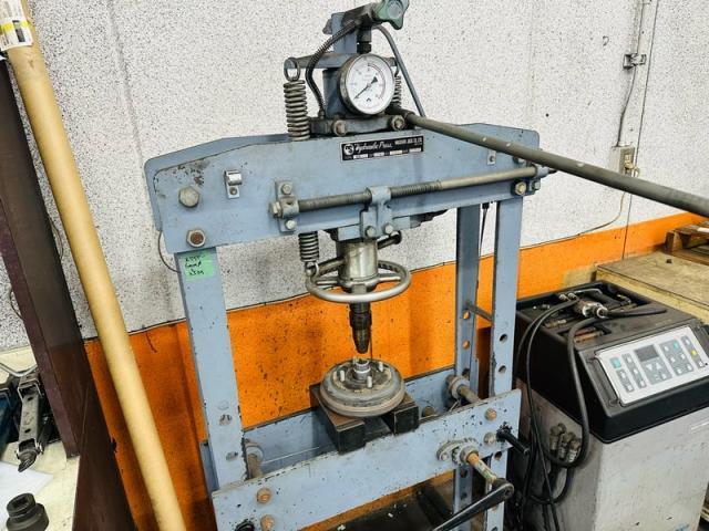 モコ リアハブベアリング交換 (ホリデー狩野)【尾道市　福山市　三原市でお車の整備・車検・メンテナンス・修理/ 板金・塗装　全部マルっと　カープランニング広島　へまかせんさい！！】