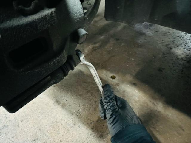 セレナ ブレーキパッド交換 (ホリデー狩野)【尾道市　福山市　三原市でお車の整備・車検・メンテナンス・修理/ 板金・塗装　全部マルっと　カープランニング広島　へまかせんさい！！】