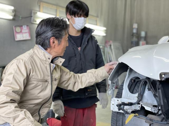 鈑金塗装の越智ヒロト（田頭）【尾道市　福山市　三原市でお車の整備・車検・メンテナンス・修理/ 板金・塗装　全部マルっと　カープランニング広島　へまかせんさい！！】