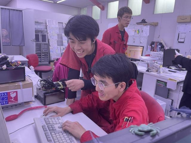 人と人（田頭）【尾道市　福山市　三原市でお車の整備・車検・メンテナンス・修理/ 板金・塗装　全部マルっと　カープランニング広島　へまかせんさい！！】