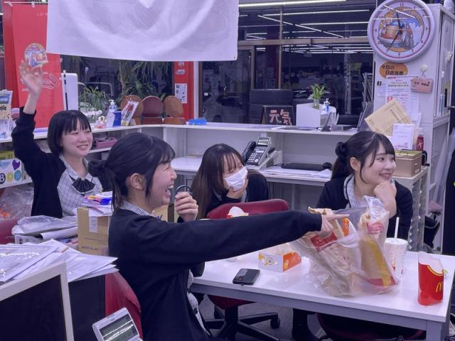 笑いあえる環境（田頭）【尾道市　福山市　三原市でお車の整備・車検・メンテナンス・修理/ 板金・塗装　全部マルっと　カープランニング広島　へまかせんさい！！】